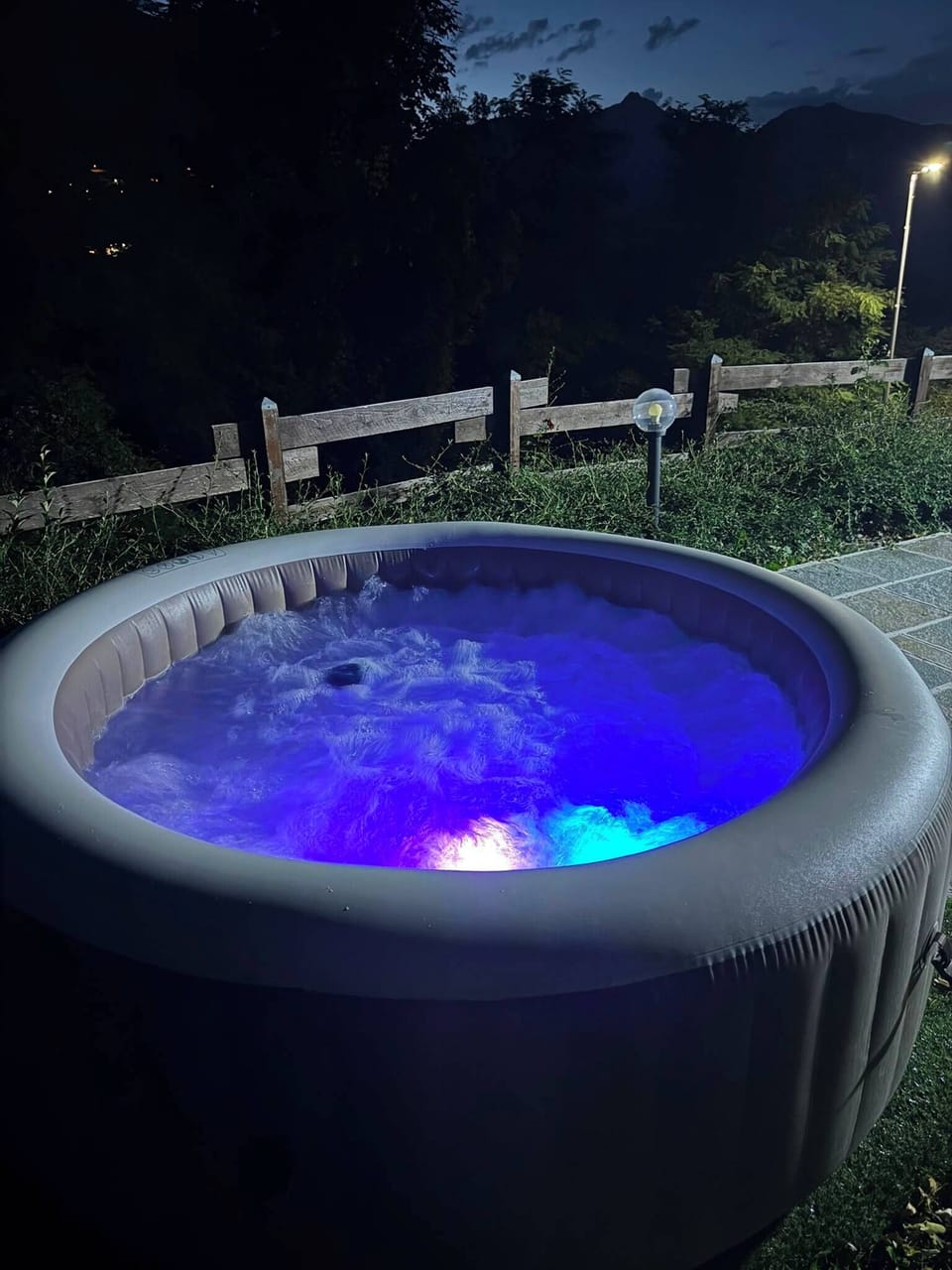 Outdoor spa tub