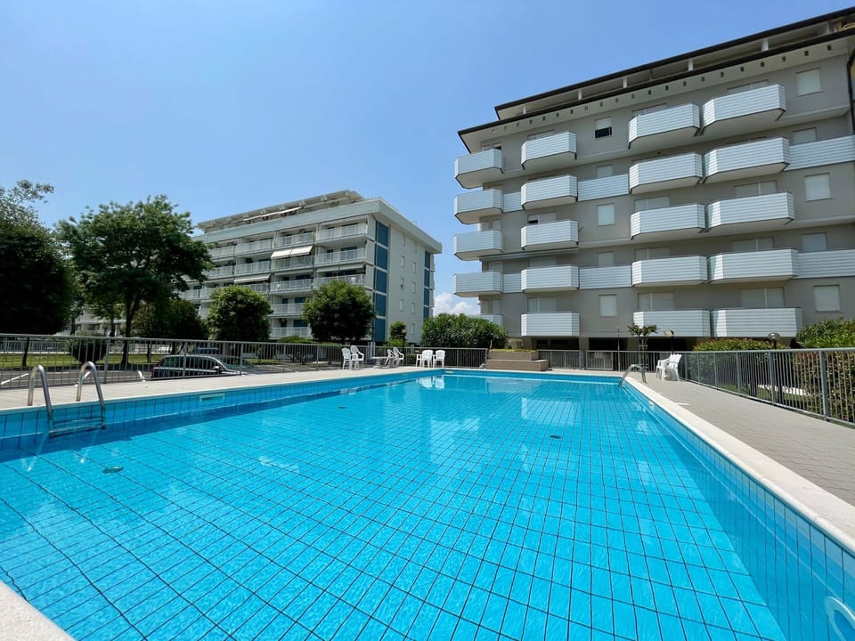 Apartment, 2 Bedrooms, Balcony, City View | Pool | Outdoor pool