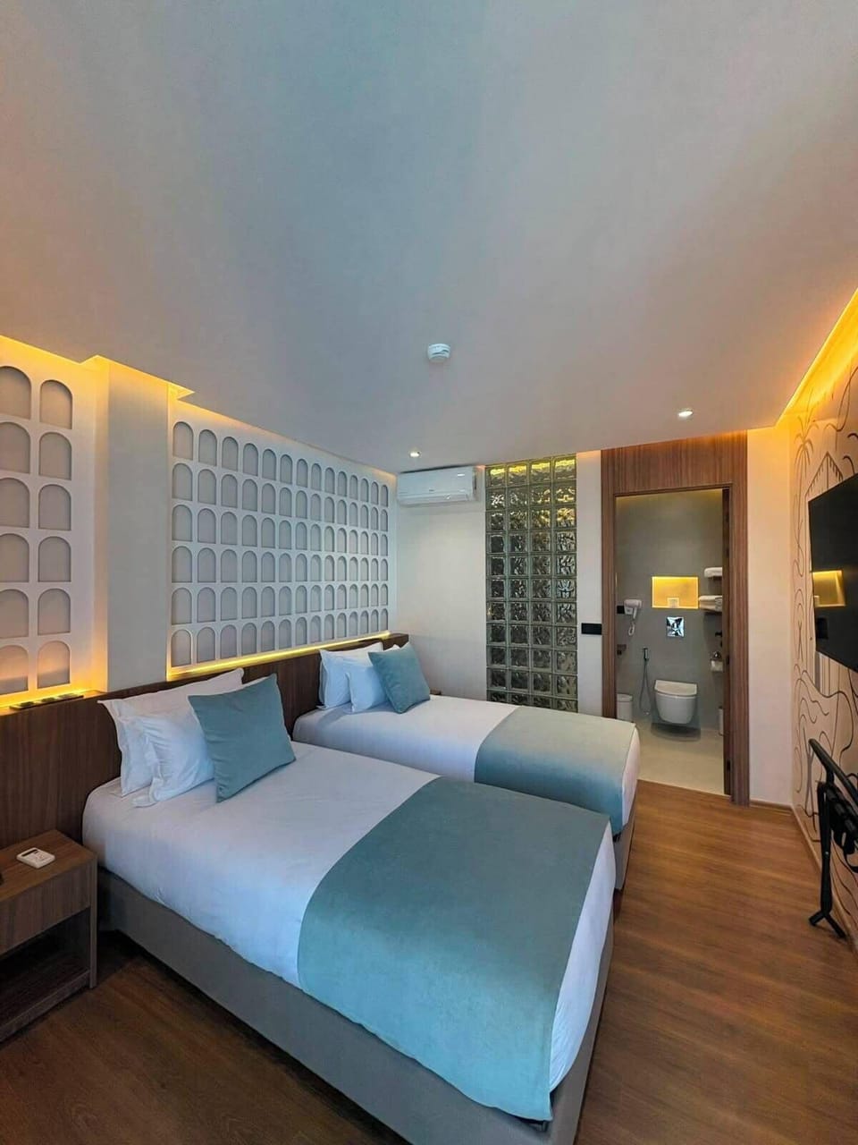 Standard Twin Room, Non Smoking | In-room safe, soundproofing, iron/ironing board (on request)