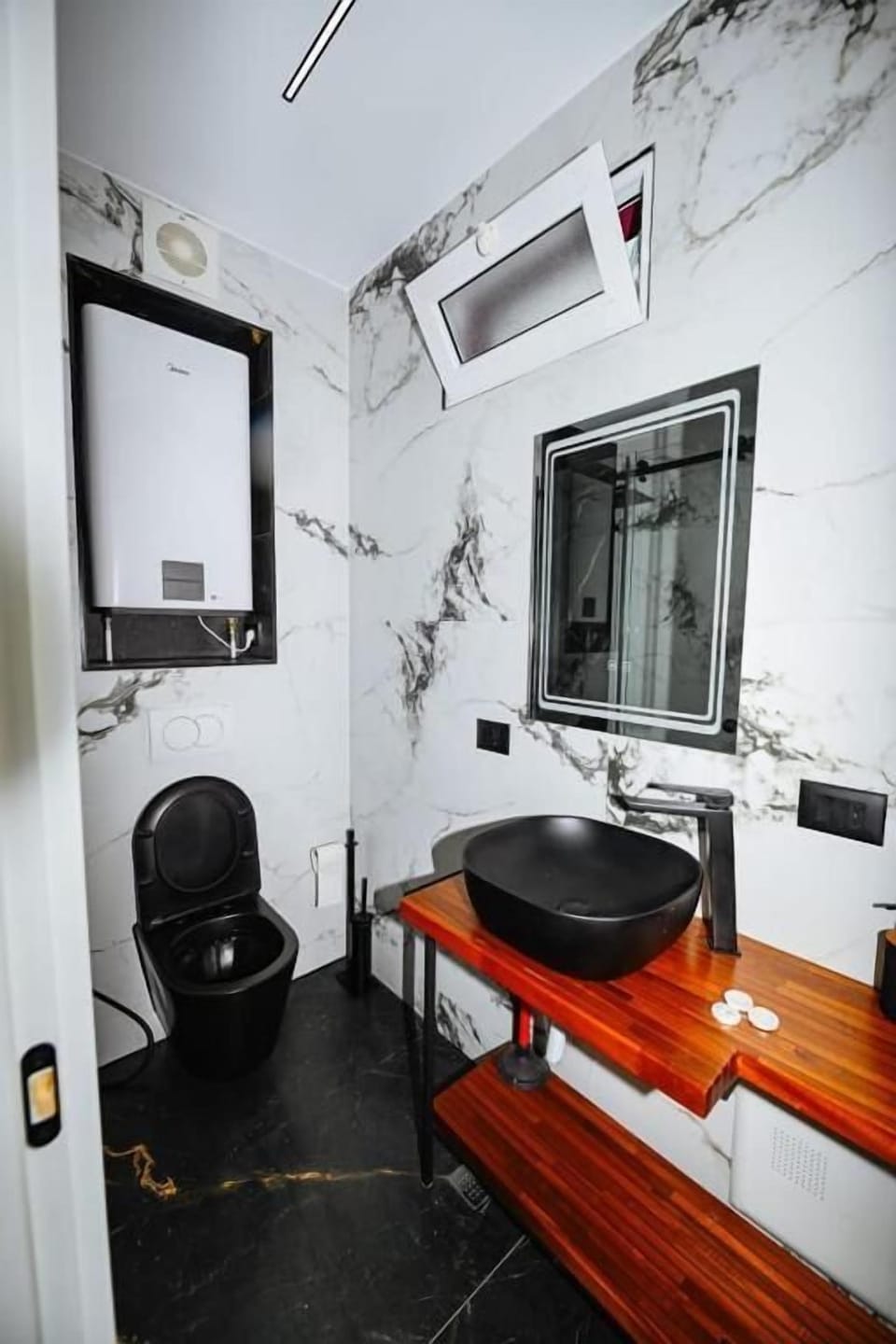 Double or Twin Room, Garden View | Bathroom | Slippers
