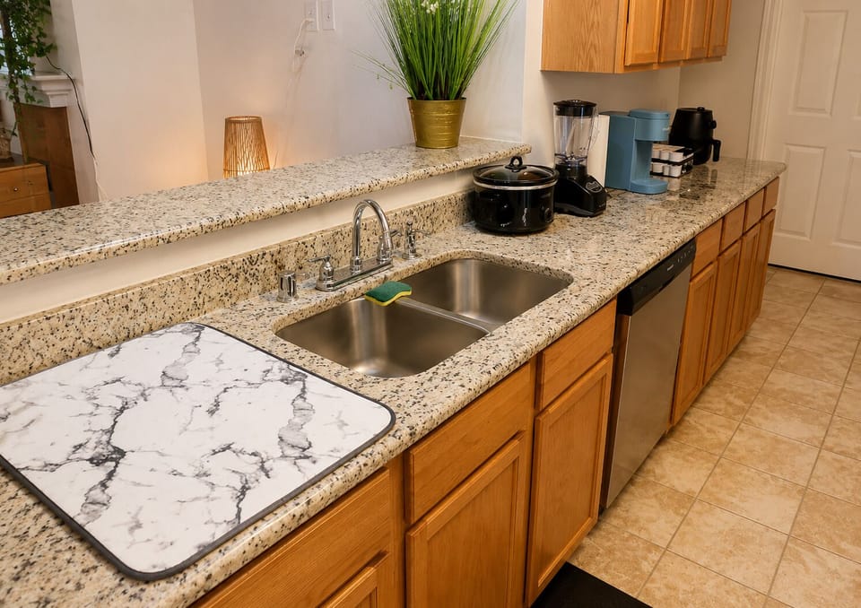 Fully equipped kitchen makes meal prep and cleanup simple during multi-week stays. A practical alternative to hotels for Aubrey construction crews, contractors, corporate travelers, insurance housing, relocation guests and extended projects.