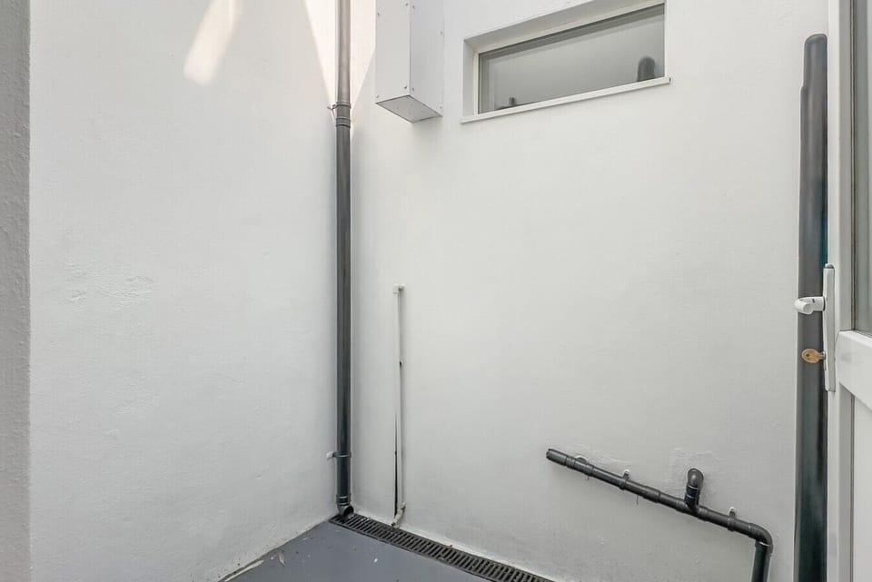 Exterior Side Passage