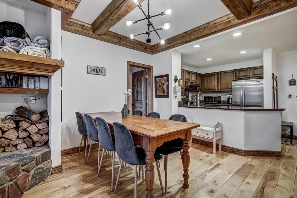 Condo, 1 Bedroom | Dining