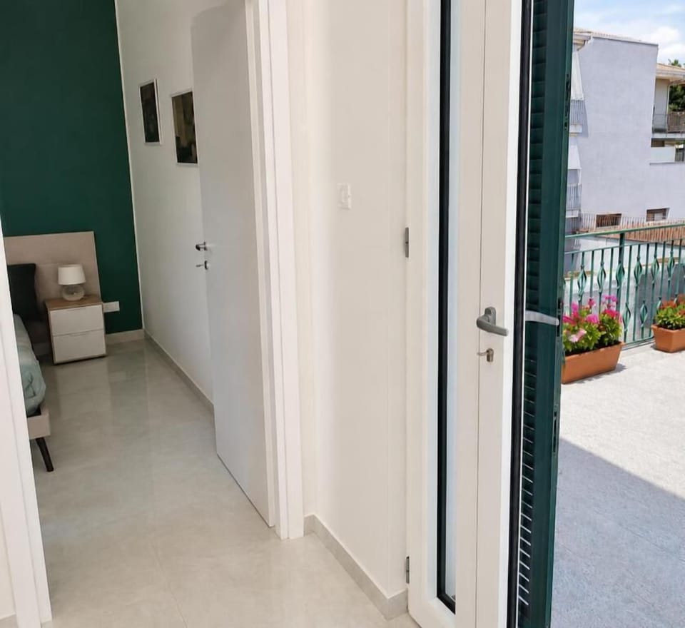 Double Room, Balcony, Mountain View | Interior