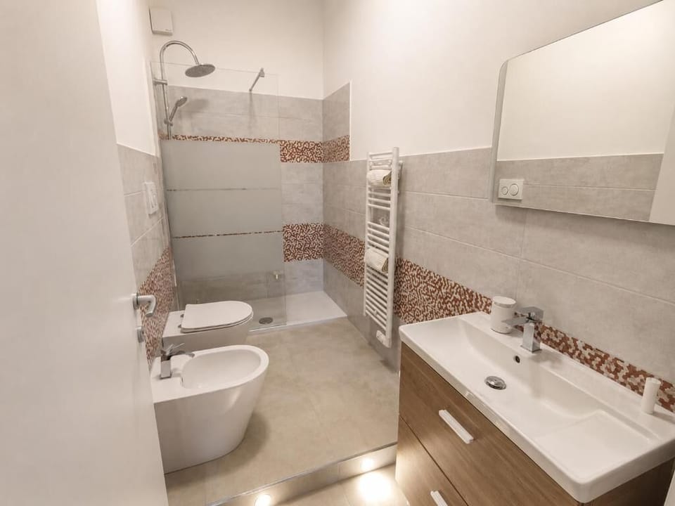 Family Apartment, Balcony, City View | Bathroom