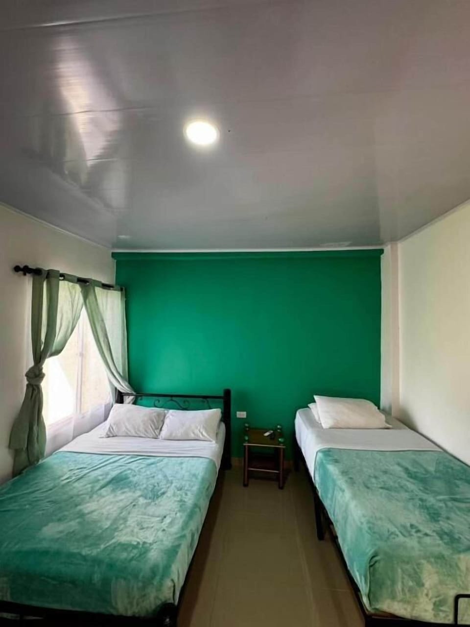 Standard Triple Room | Desk, WiFi (free)