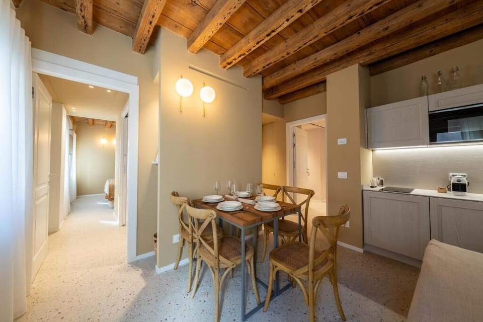 Deluxe Condo, Courtyard View | Dining
