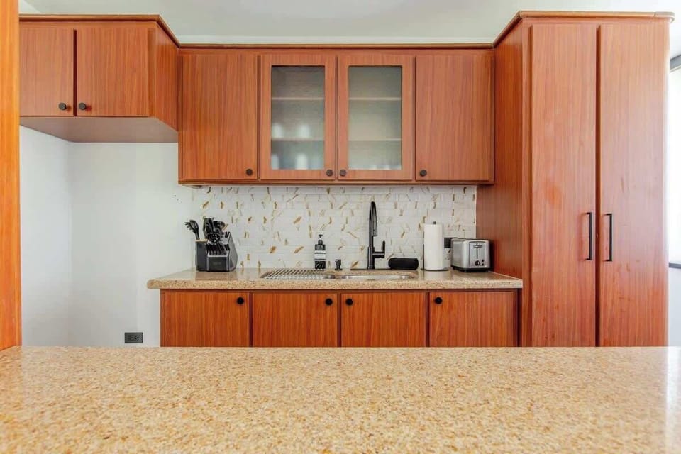 Prepare meals, host colleagues, or keep family routines on track in a thoughtfully equipped kitchen with generous storage and workspace. Designed for both short visits and extended stays, it offers the convenience professionals and families value.