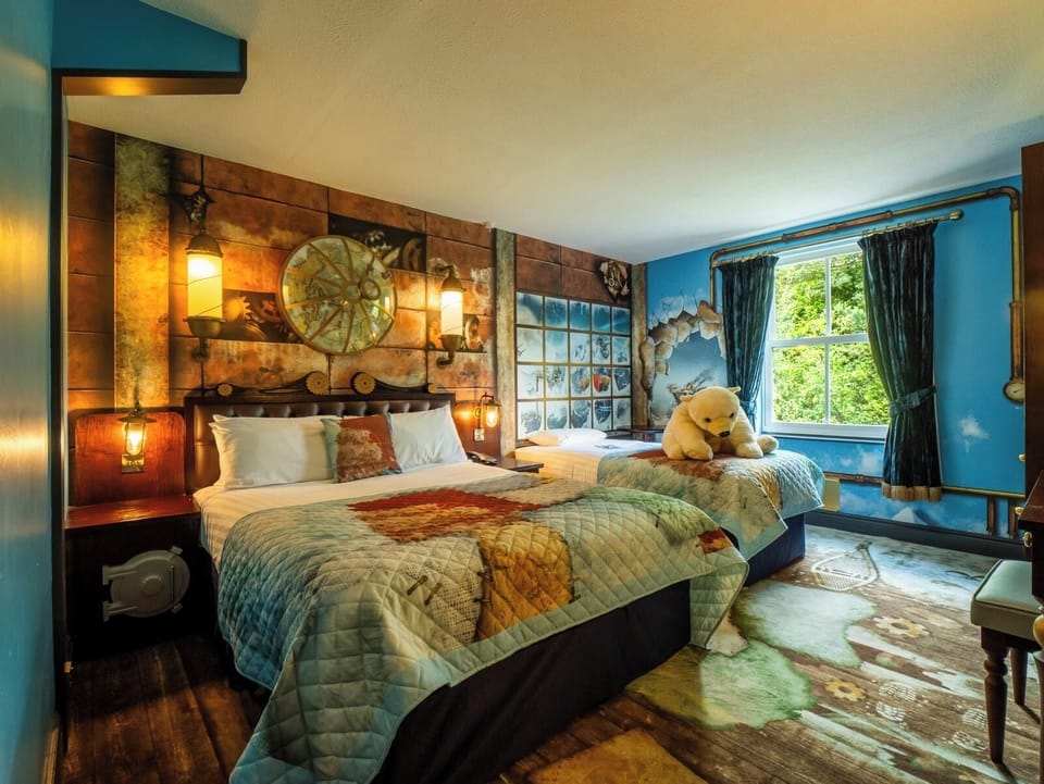 Family Triple Room, Accessible (Alton Hotel Artic Explorer) | WiFi (free), bed sheets