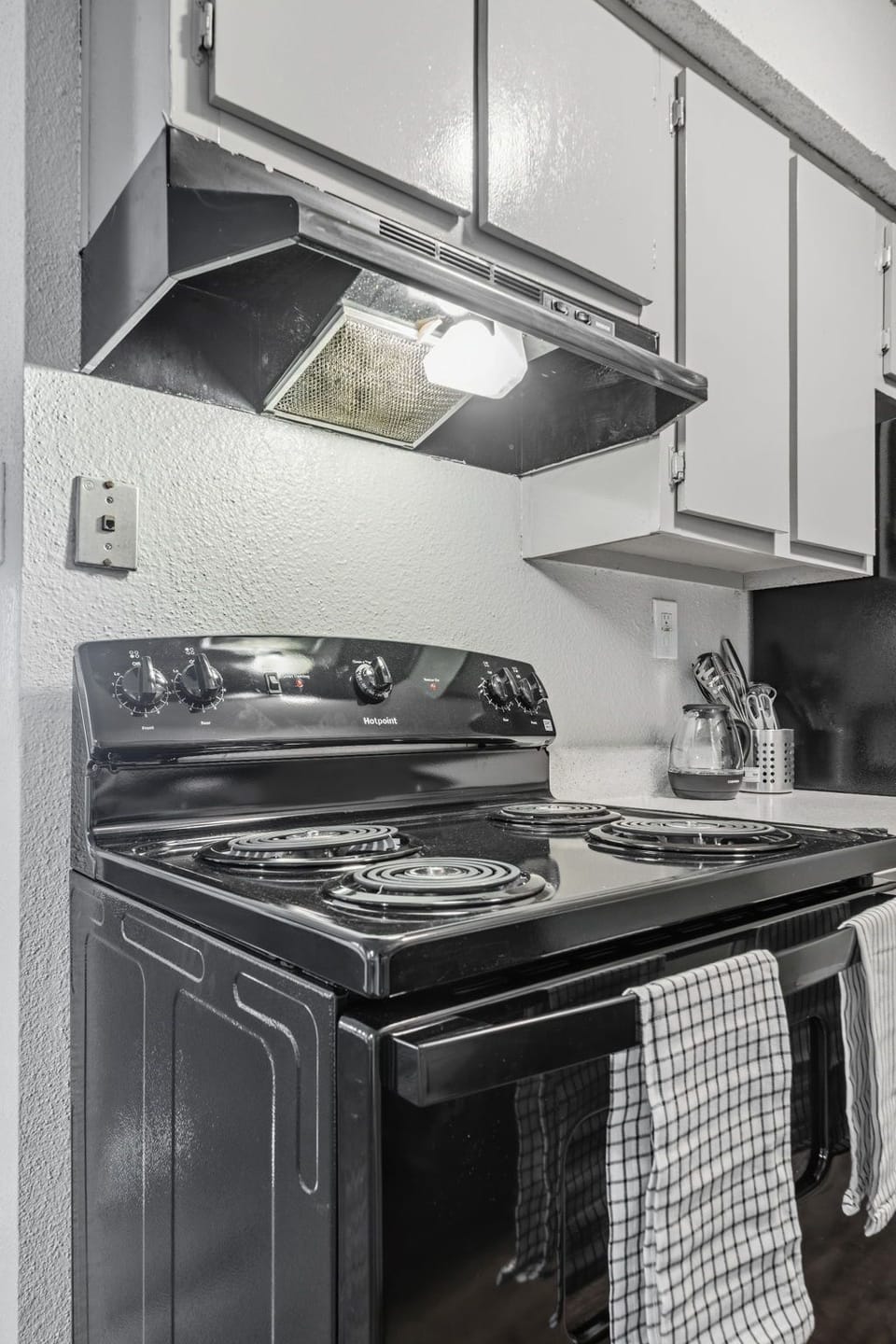 Apartment, Patio, Courtyard View | Private kitchen