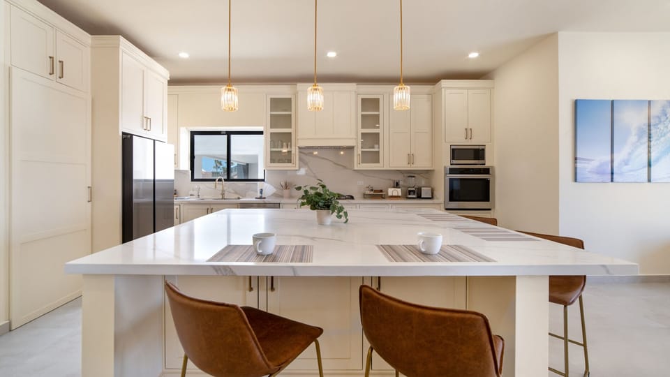 House, Multiple Beds, Balcony (Casa Rubi) | Private kitchen | Dining table