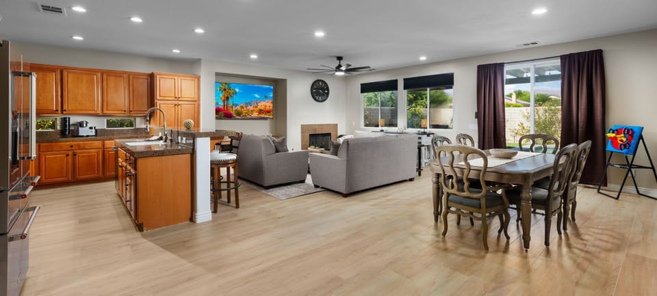 Seamlessly connected spaces for relaxing and dining