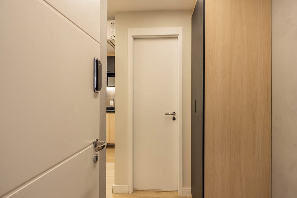 Business Apartment, 1 Double Bed, Balcony, City View | Interior