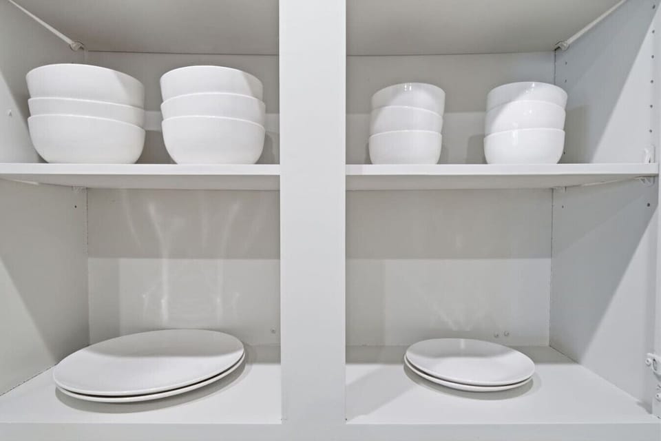 Large & Small Plates & Large & Small Bowls