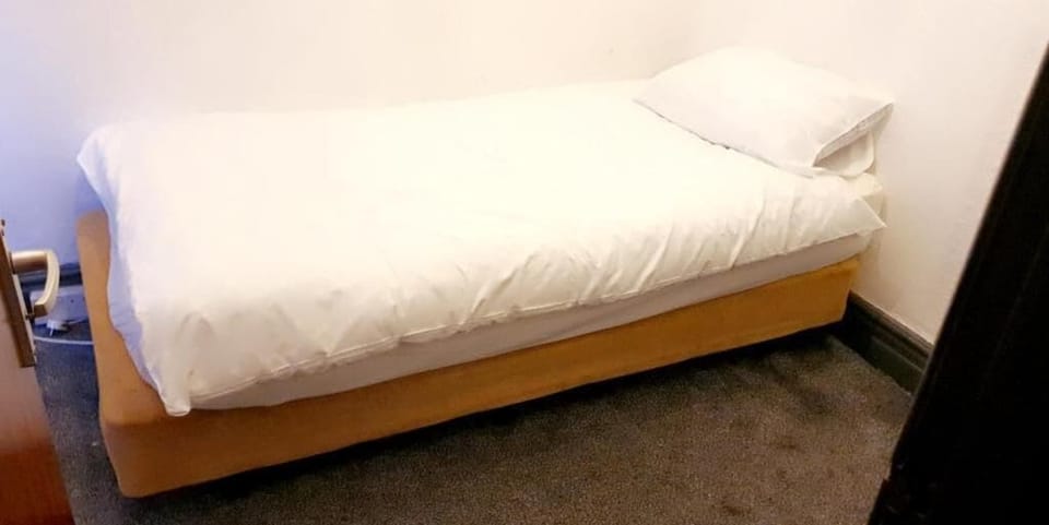 Deluxe Single Room | WiFi (free)