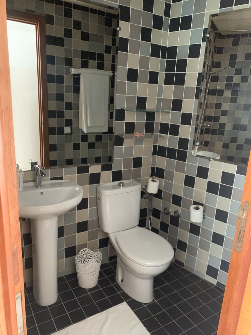 Double Room, Terrace, City View | Bathroom | Shower, free toiletries, hair dryer (on request), towels