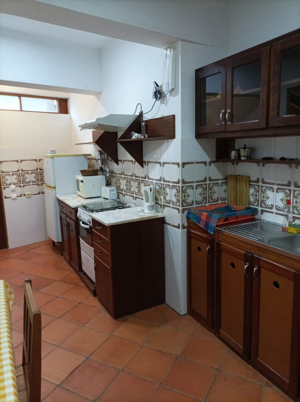 Standard Twin Room | Private kitchen | Coffee/tea maker, fridge, microwave, stovetop