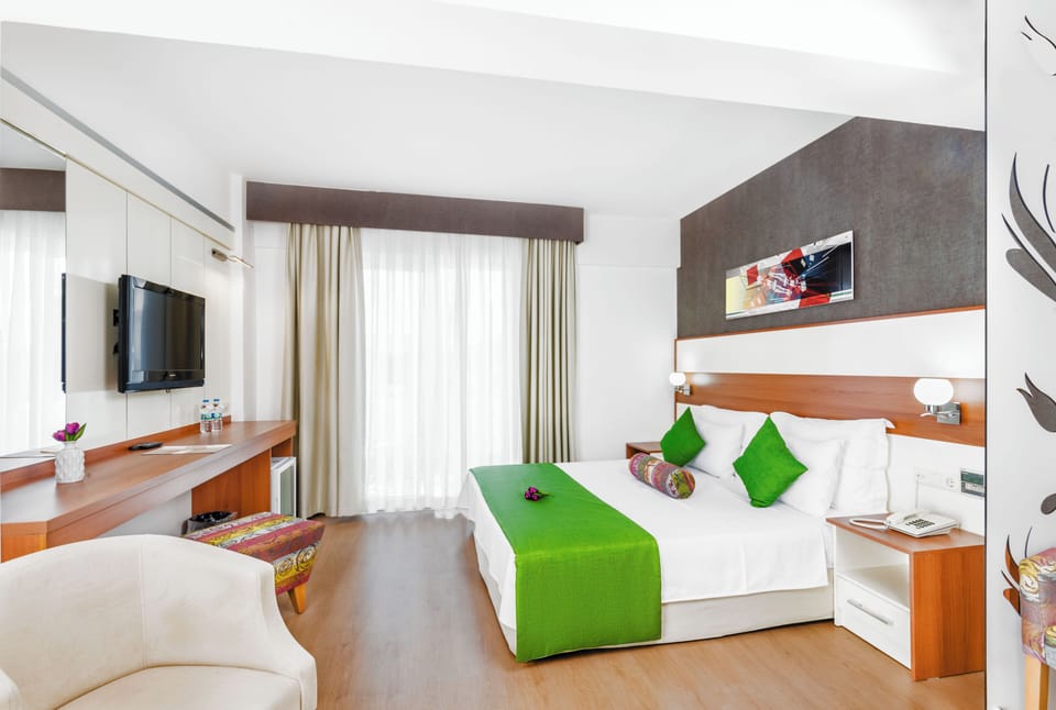 Classic Triple Room, Balcony | In-room safe, desk, laptop workspace, iron/ironing board (on request)