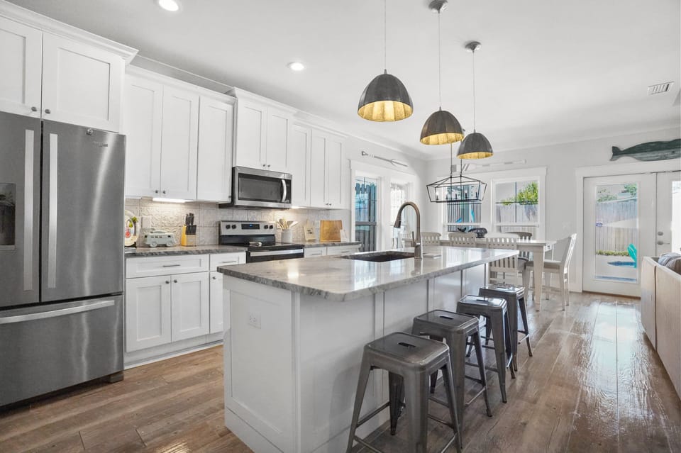 Caribbean Surf | Kitchen Area
