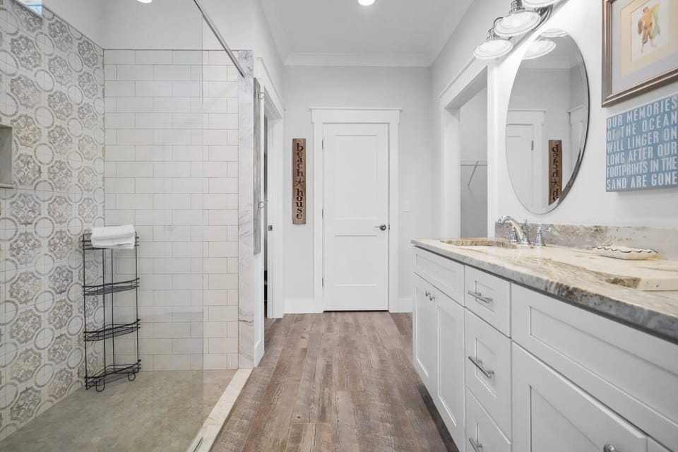 Caribbean Surf | Master Bathroom