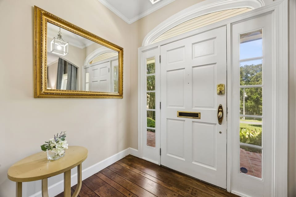 Front Entry Way
