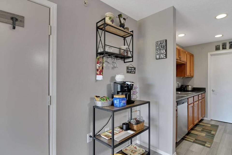 Unit 1 - Coffee and Wine Bar
