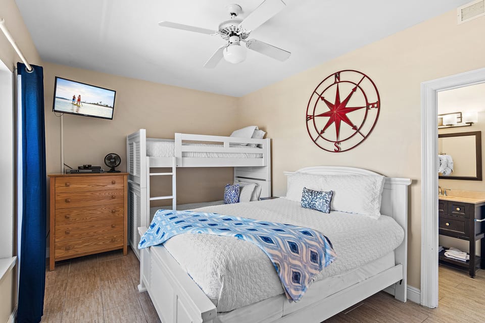 Bedroom 3: Queen Bed, Twin Bunk Beds, Smart TV (Sleeps 4)