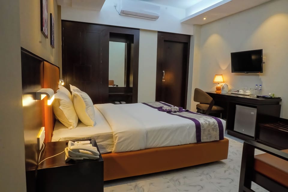 Deluxe Double Room, Balcony, Mountain View | In-room safe, WiFi (free)