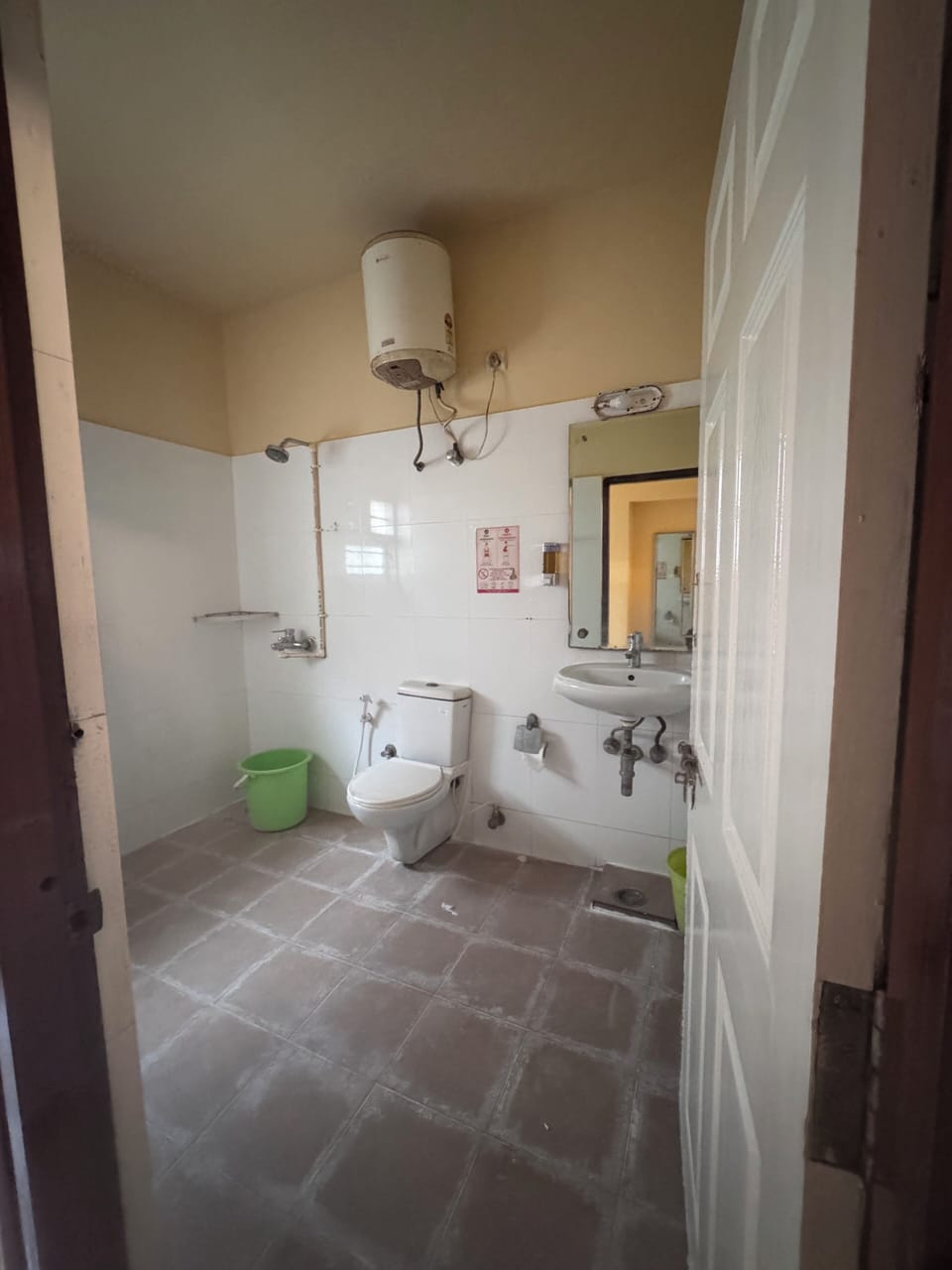 Superior Double or Twin Room | Bathroom | Shower, toilet paper