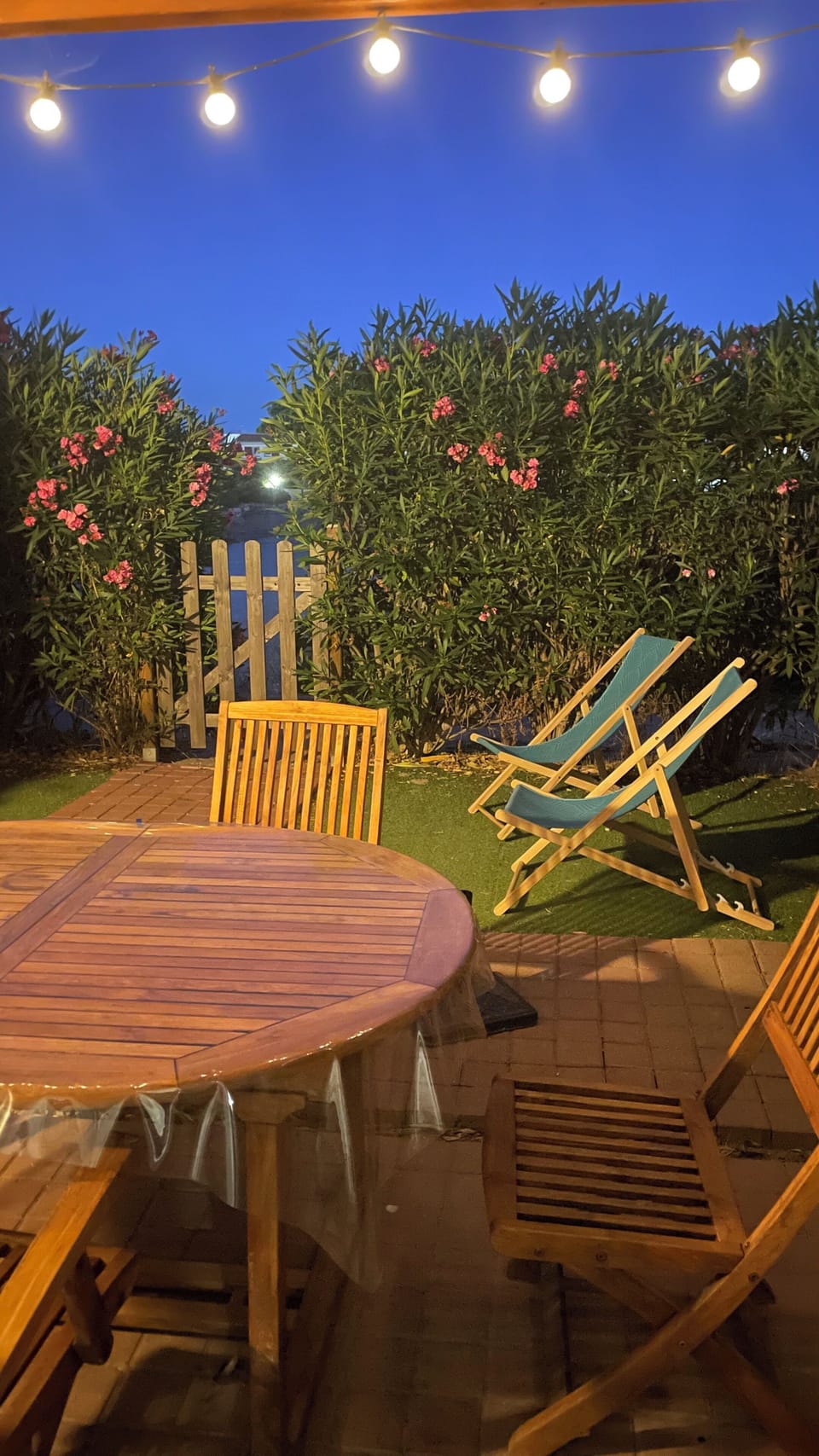 Outdoor dining