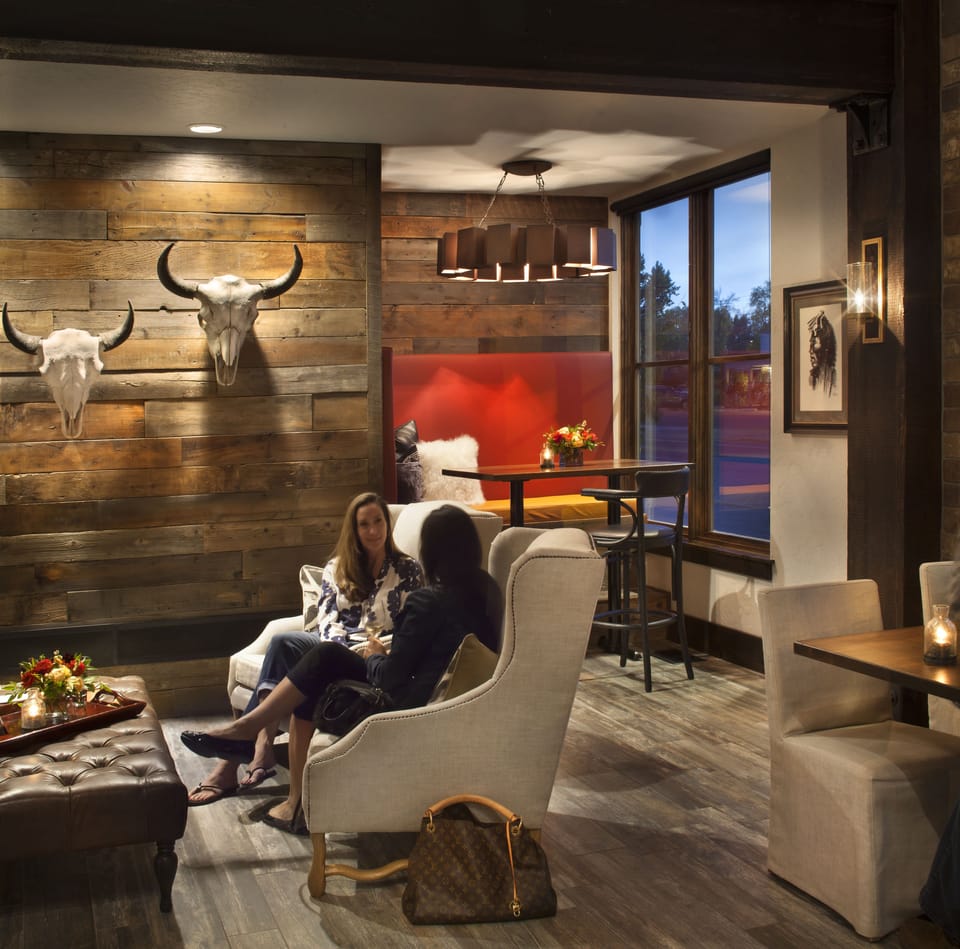 Lobby lounge