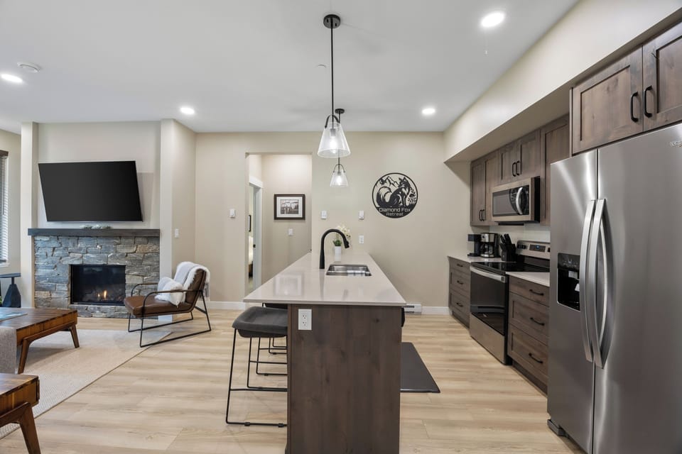 Fuel up for adventure. The kitchen is fully equipped with everything you need for a hearty mountain breakfast or cozy dinners in. 