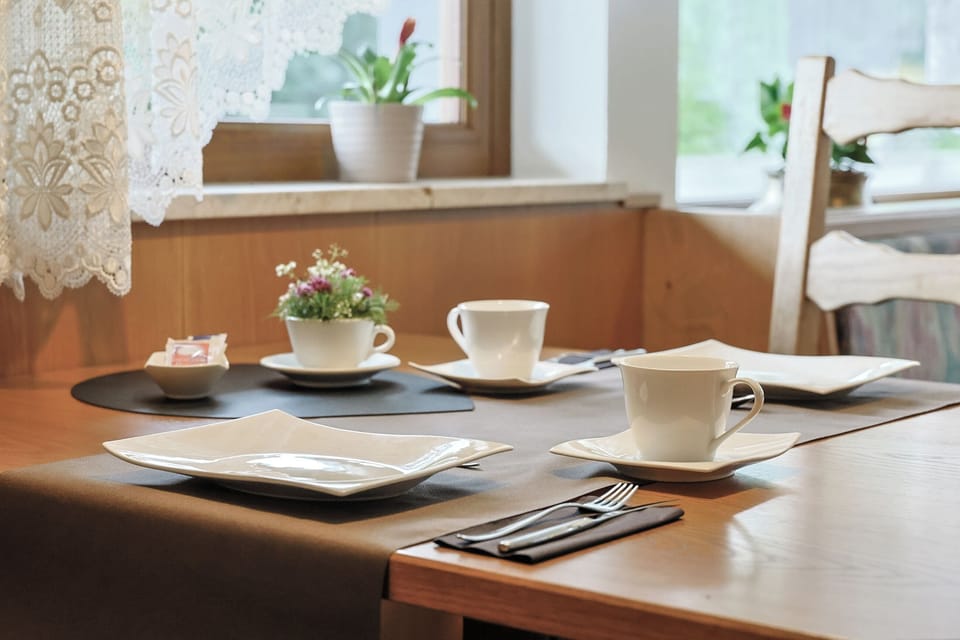 Free daily self-serve breakfast