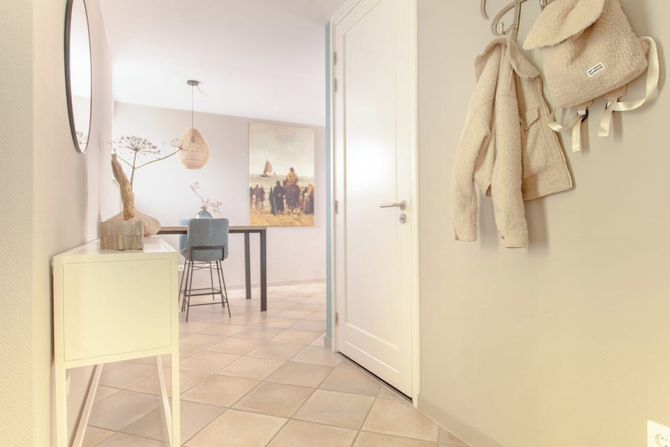 Entrance / Reception