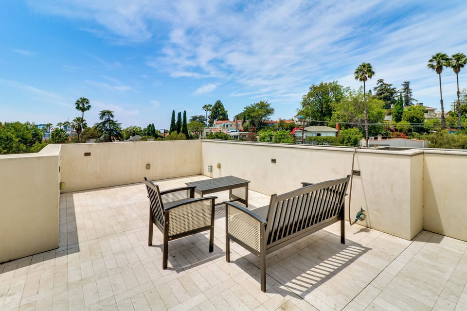 Private Patio w/ Seating