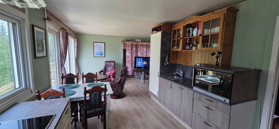 House, 3 Bedrooms, Patio, Mountain View | Dining room