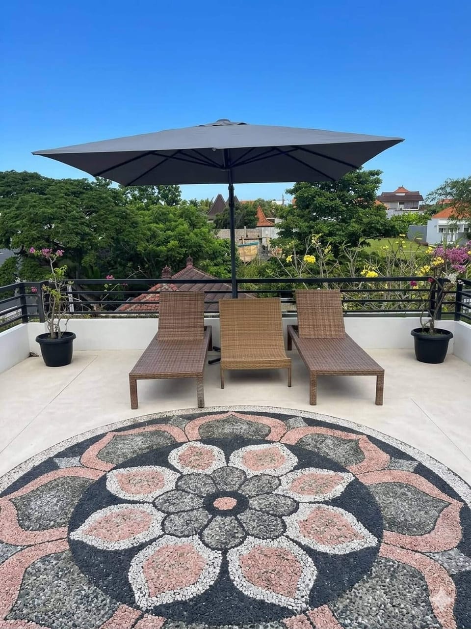 House, 3 Bedrooms, Smoking, Private Pool | Property grounds
