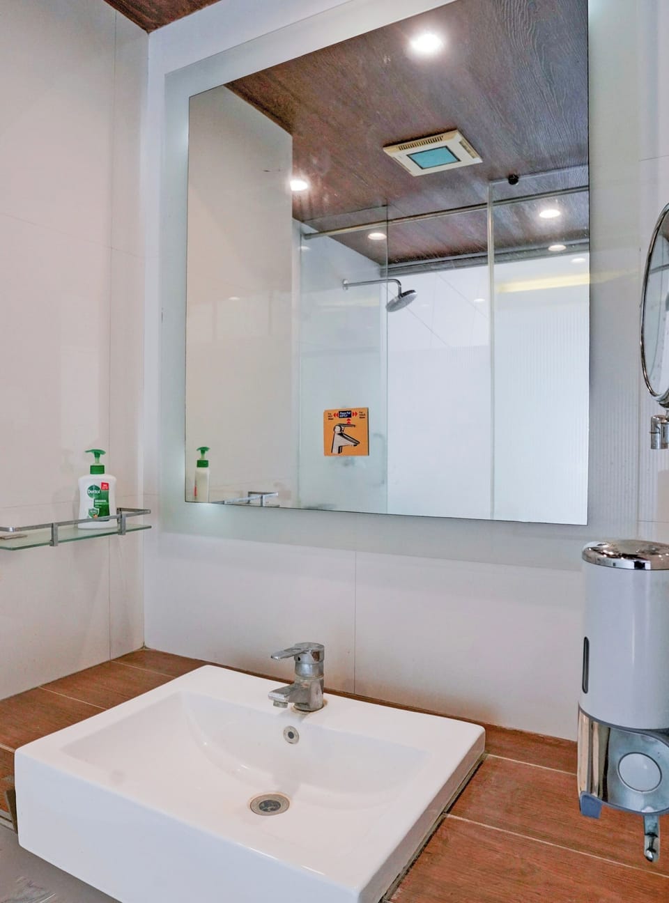 Shower, towels, soap, shampoo