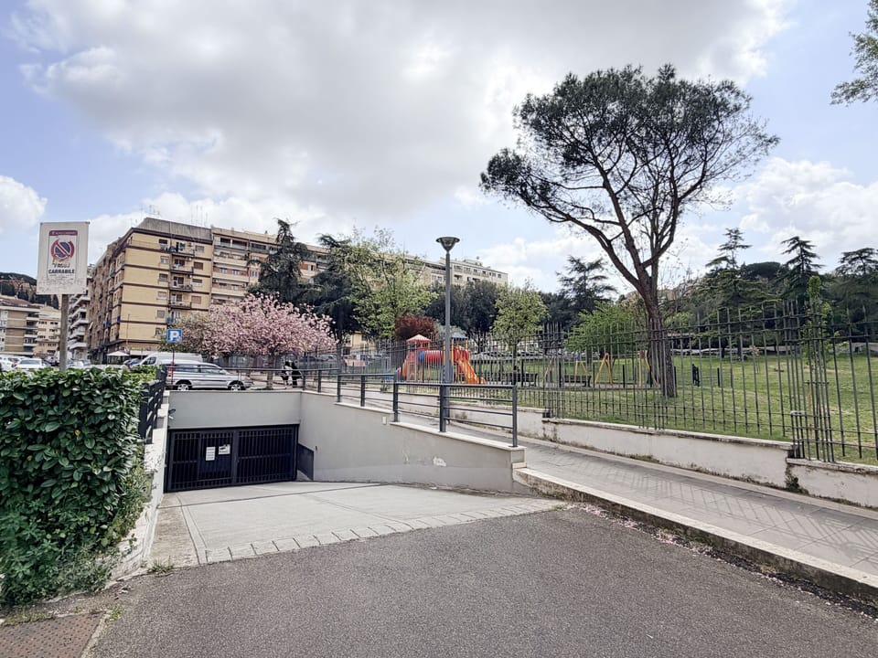 Apartment, 3 Bedrooms, City View | Property grounds