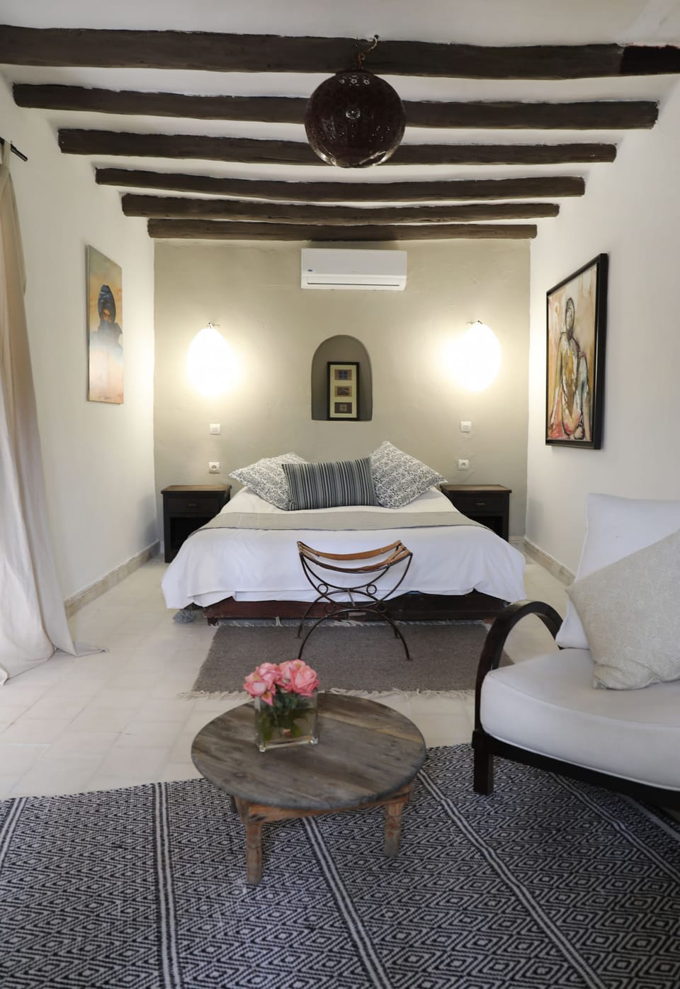 Classic Suite, 2 Bedrooms | Individually decorated, individually furnished, desk, blackout drapes