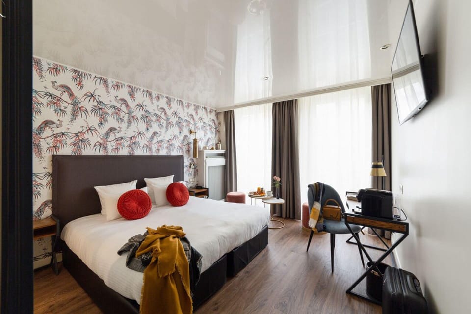 Superior Double Room | Minibar, in-room safe, individually decorated, individually furnished