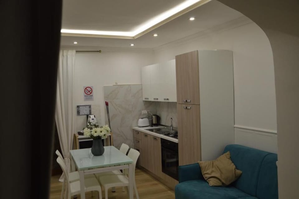 Double Room, Balcony, City View | Interior