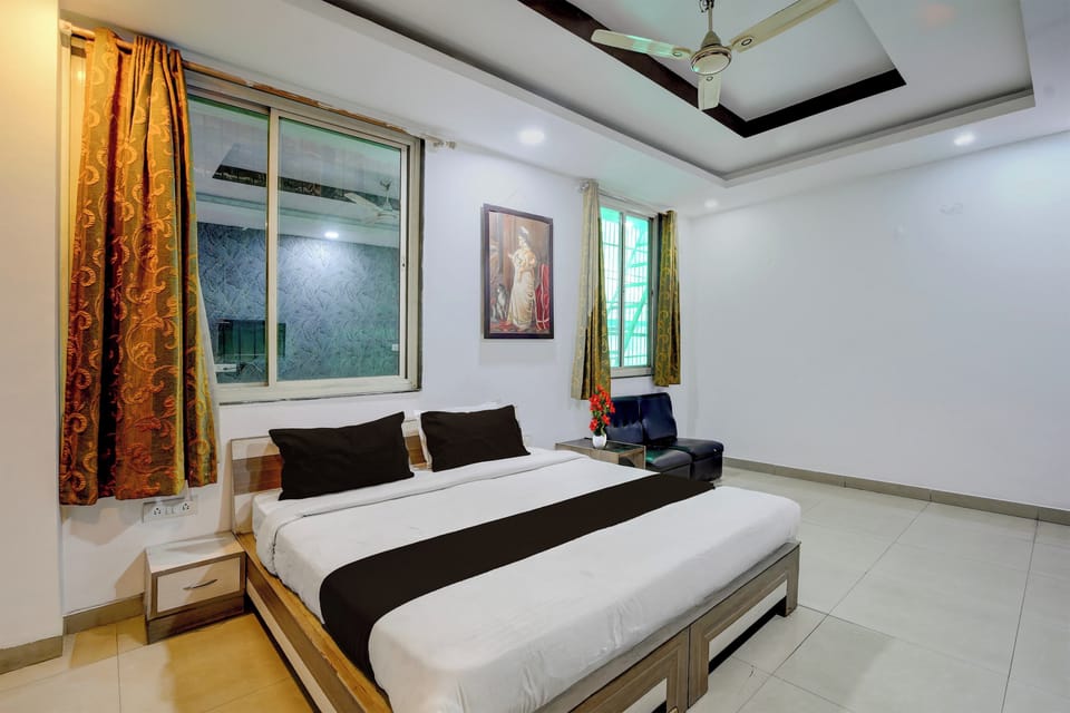 Classic Room | In-room safe, desk, WiFi (free), bed sheets