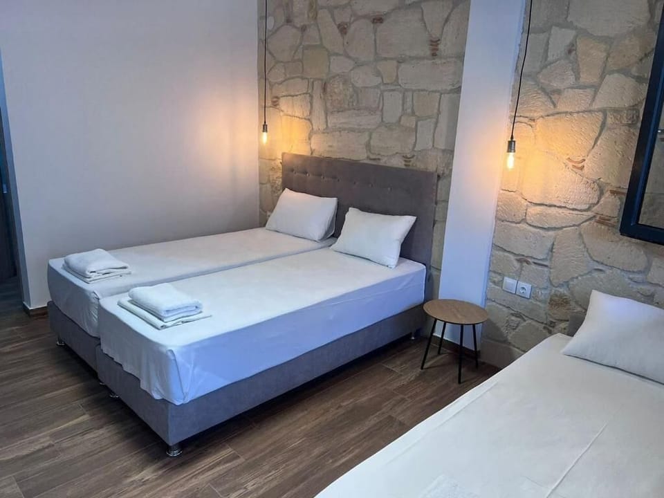 Apartment, Patio, Courtyard View | WiFi (free)