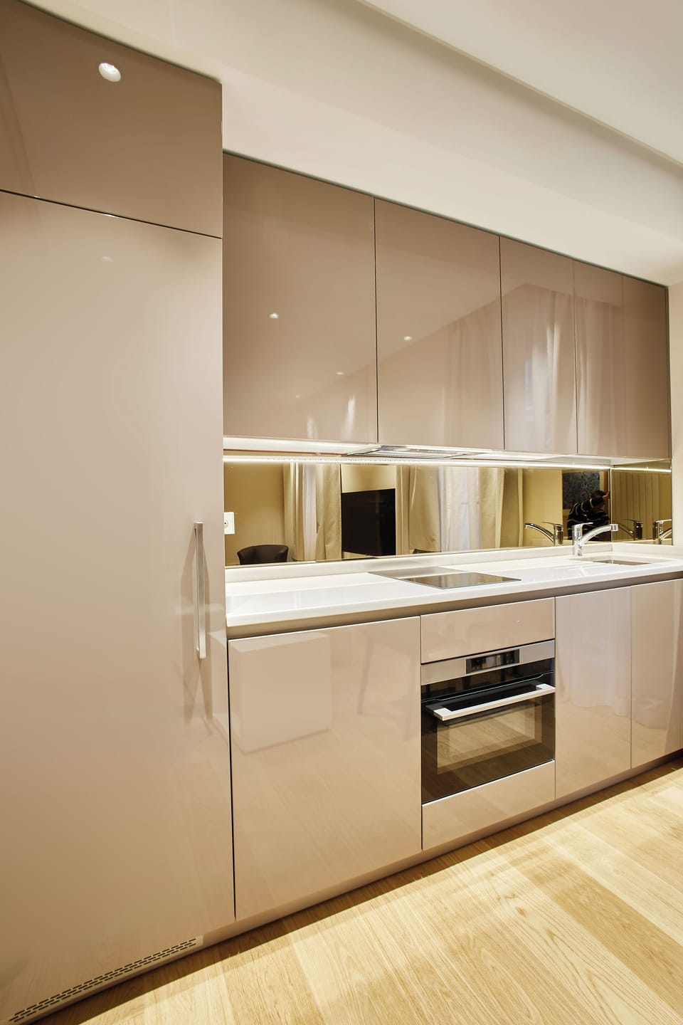Deluxe Apartment | Private kitchen | Espresso maker, fridge, microwave, oven