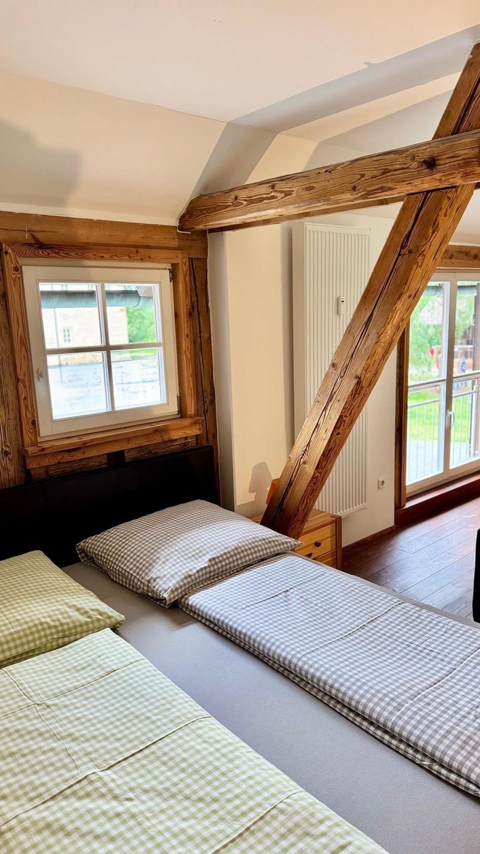 Double Room | WiFi (free), bed sheets