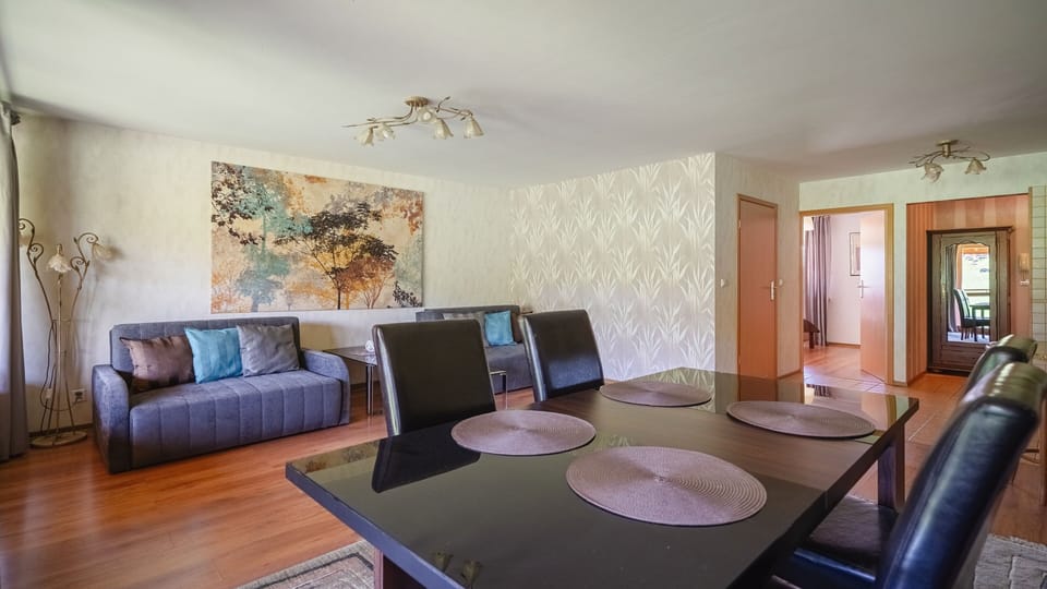 Apartment (63) | In-room dining