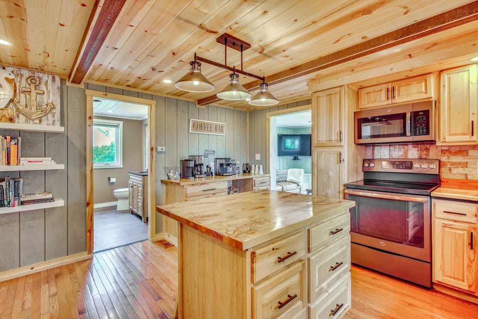 House (2 Bedrooms) | Interior