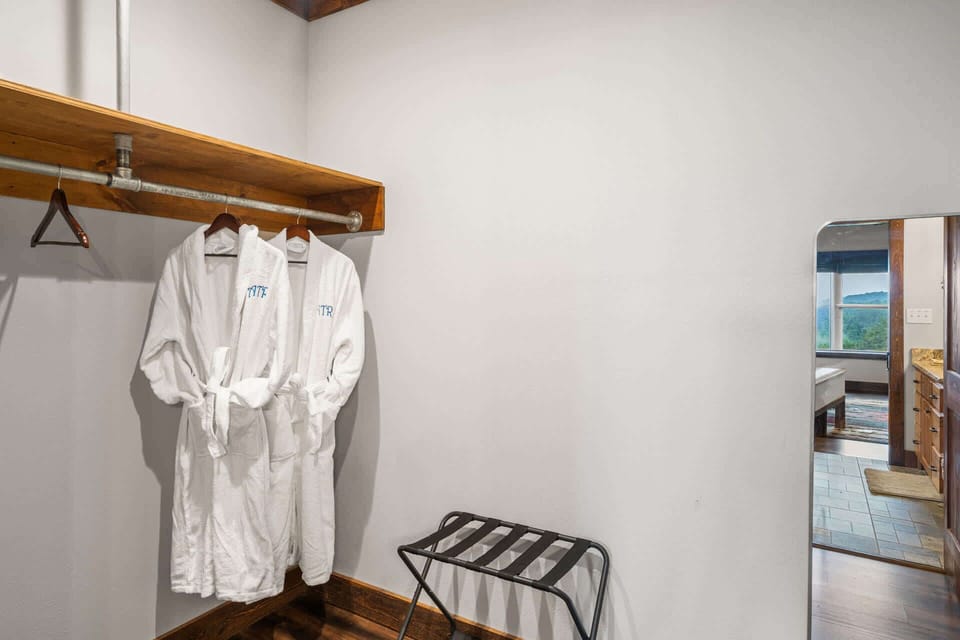 KING SUITE PLUSH TURKISH BATHROBES 