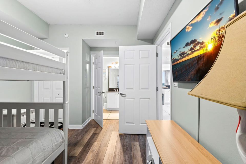 Guest bedroom 2